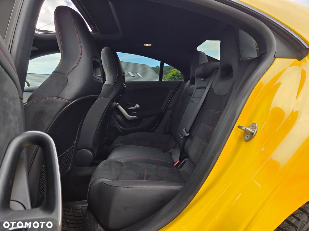Mercedes-Benz CLA 200 4-Matic AMG Line 8G-DCT - 23