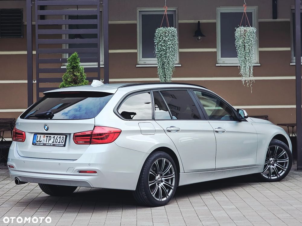 BMW Seria 3 318d Touring Sport Line - 26