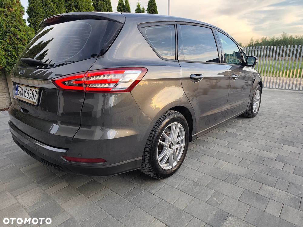 Ford S-Max - 22