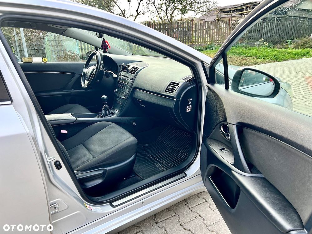 Toyota Avensis 2.2 D-4D Premium - 21