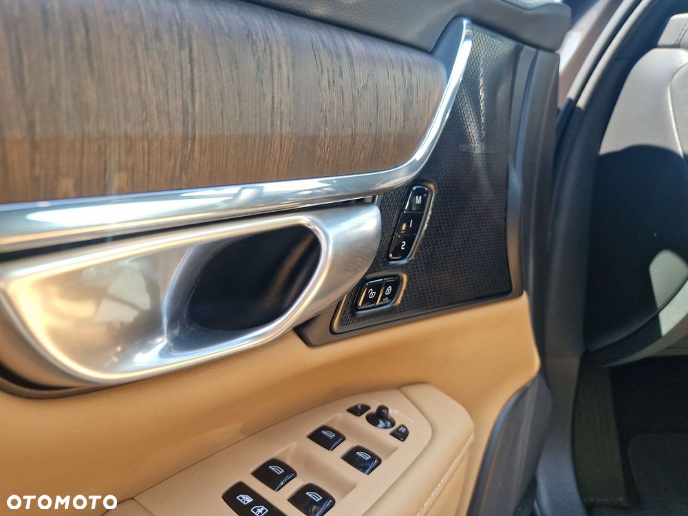 Volvo V90 Cross Country - 19