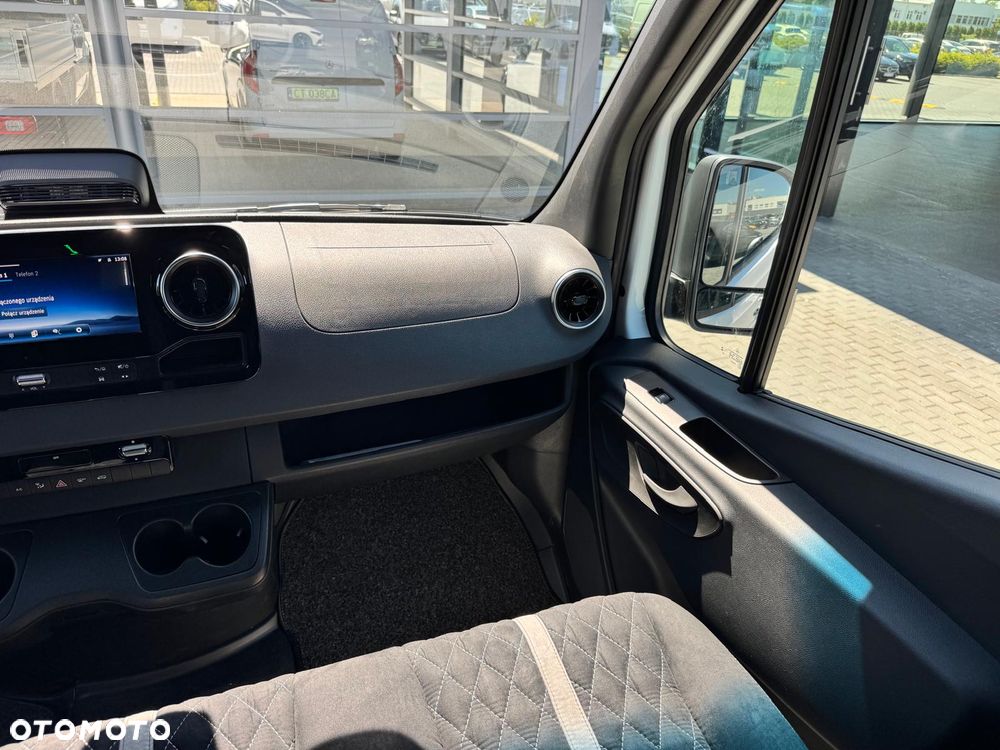 Mercedes-Benz Sprinter - 17