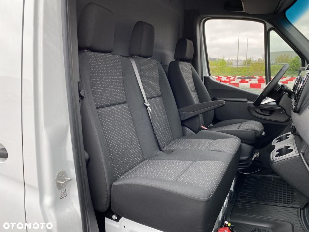 Mercedes-Benz Sprinter - 18