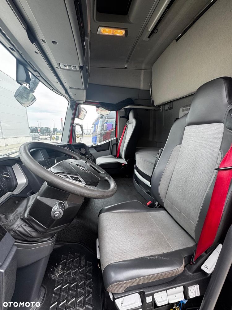 Renault T460 Sleeper Cab - 9