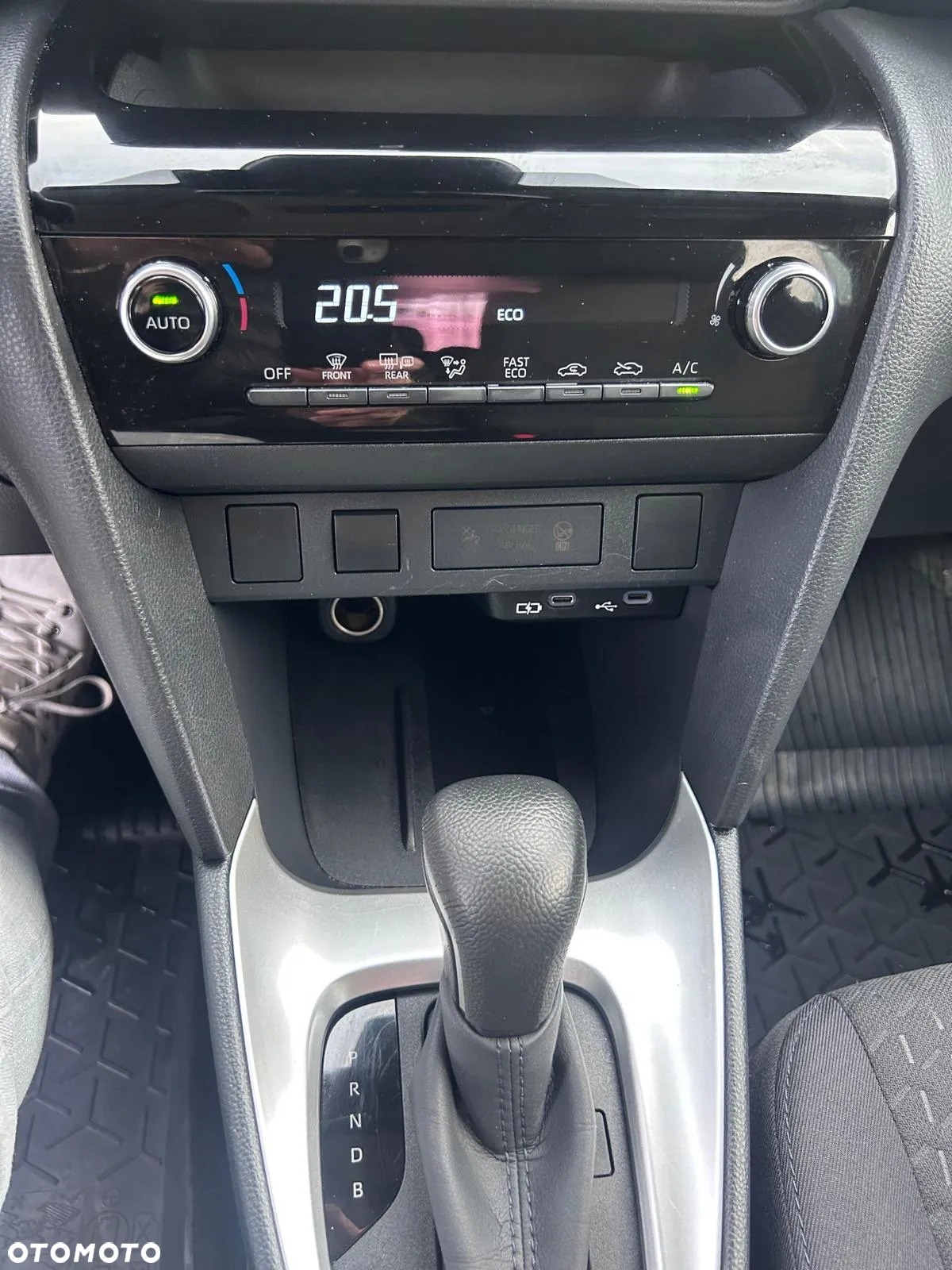 Toyota Yaris Cross Hybrid 1.5 Comfort - 12