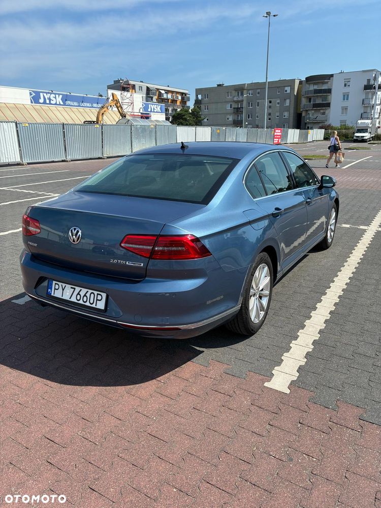 Volkswagen Passat - 4