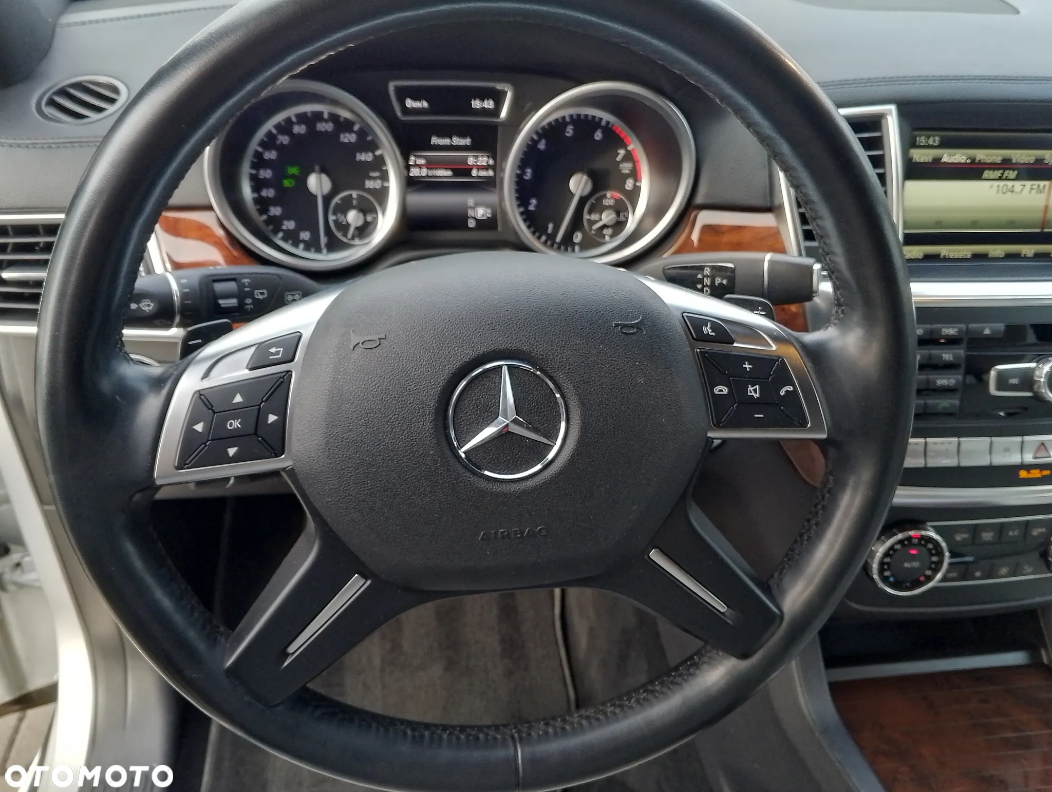 Mercedes-Benz GL 400 4Matic 7G-TRONIC - 25