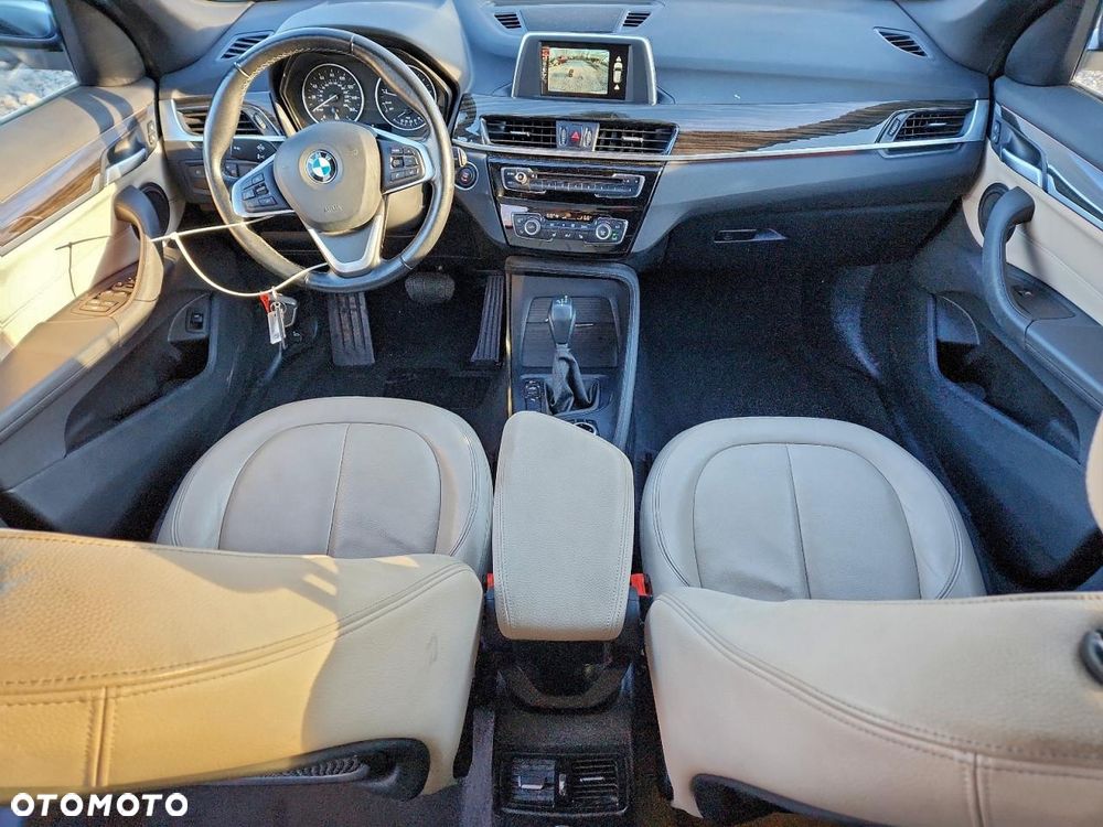 BMW X1 xDrive25i Sport Line - 7