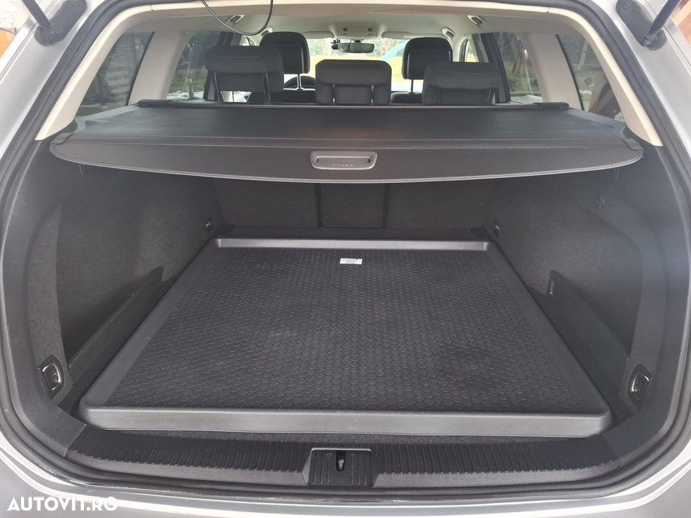 Volkswagen Passat 2.0 TDI DSG Comfortline - 6