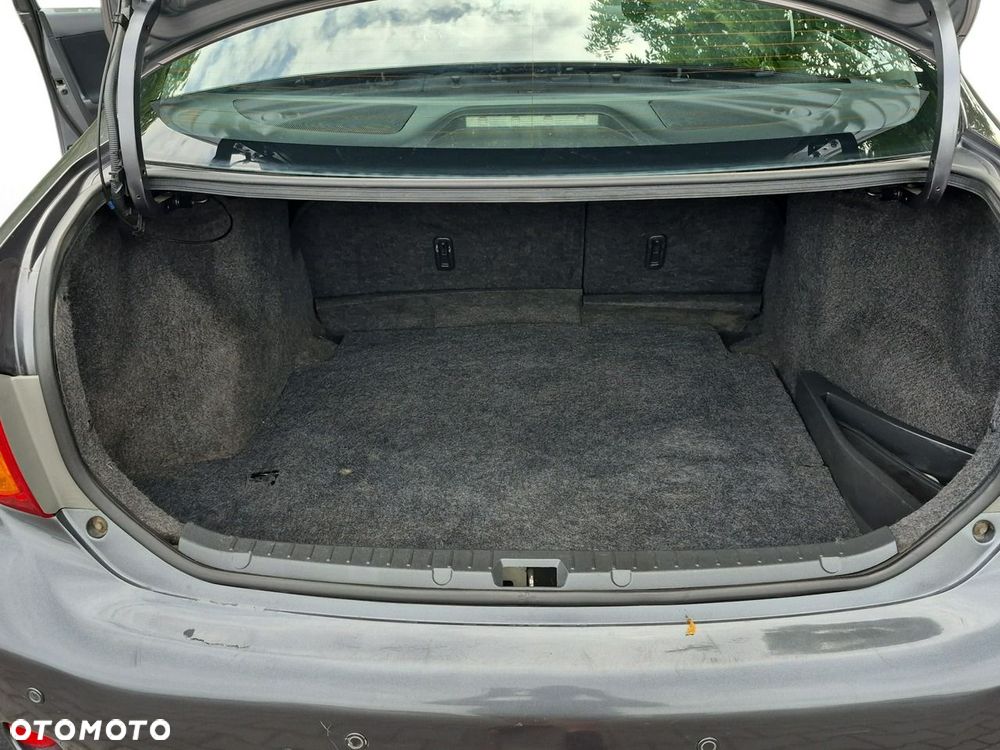 Toyota Corolla - 23