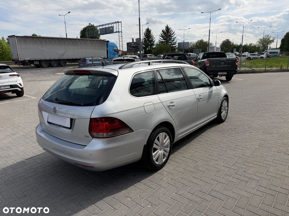 Volkswagen Golf 1.6 TDI Comfortline - 4