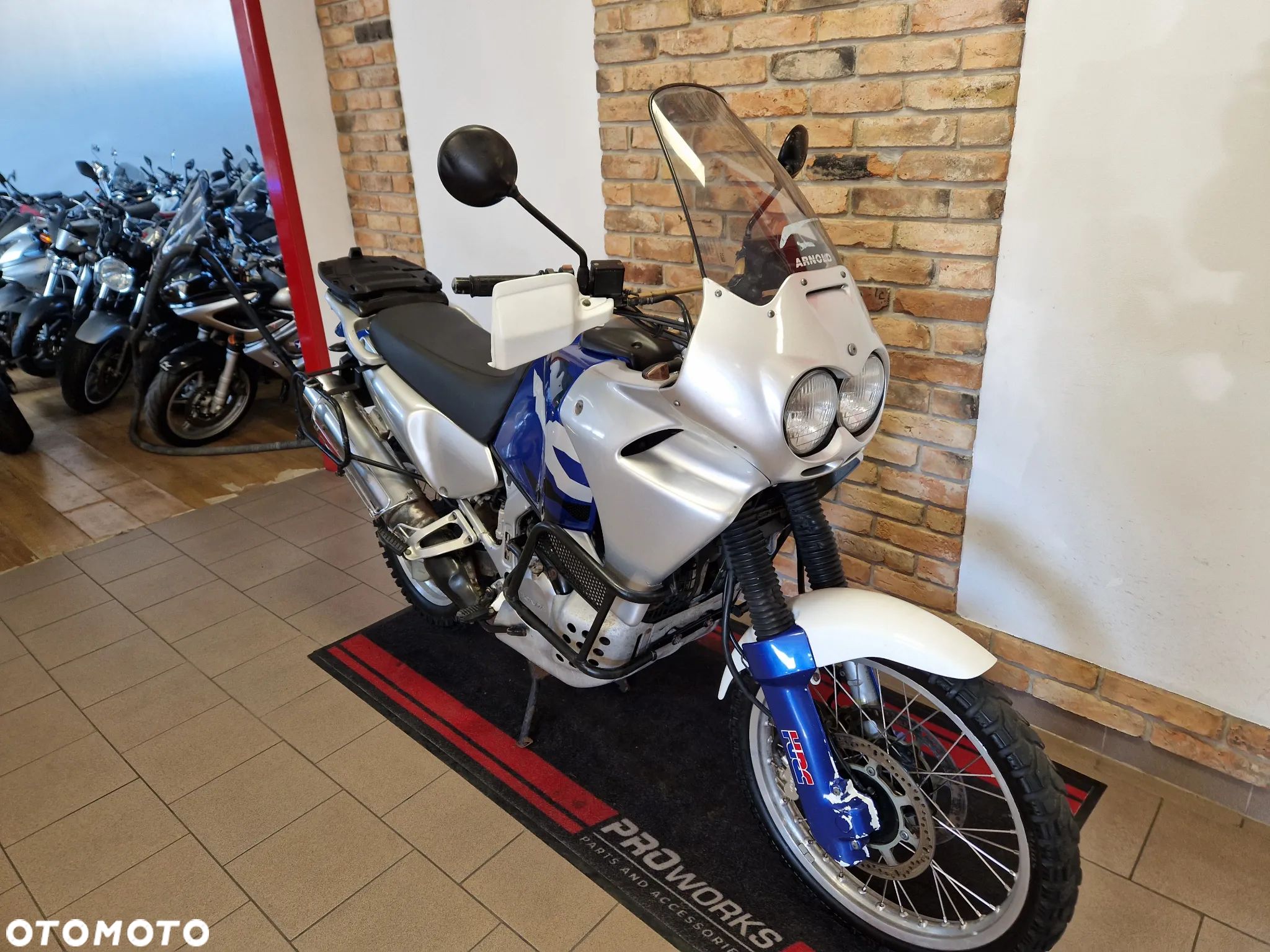Honda XRV