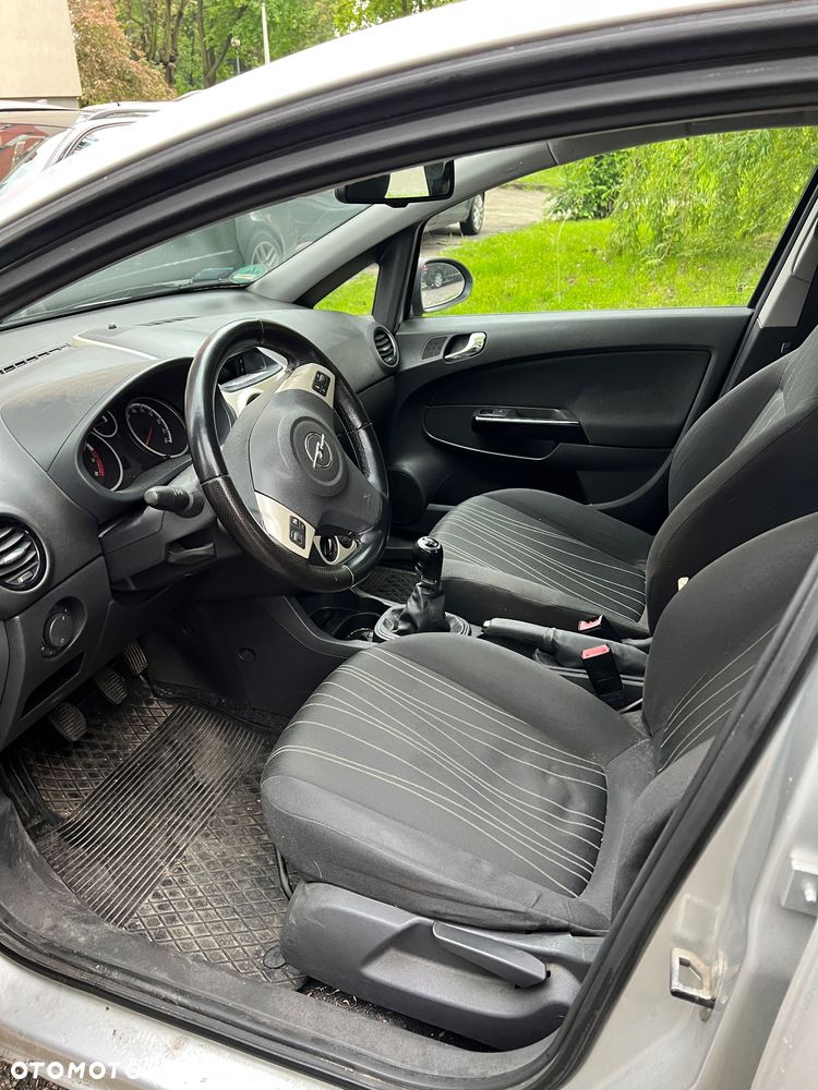 Opel Corsa 1.2 16V Cosmo - 16