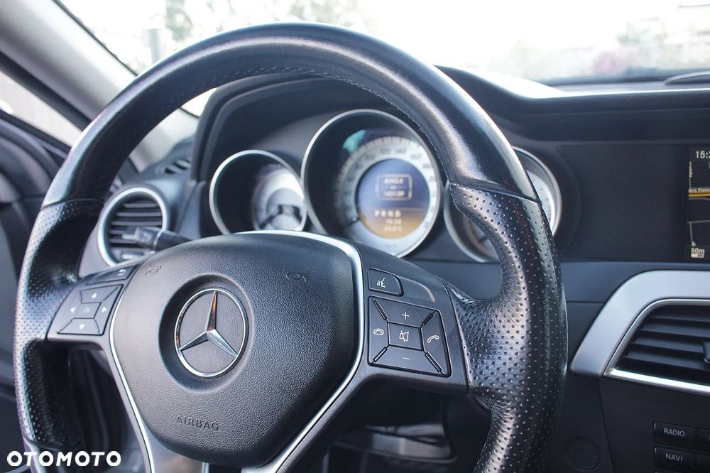 Mercedes-Benz Klasa C 180 CGI Automatik BlueEFFICIENCY Avantgarde - 13