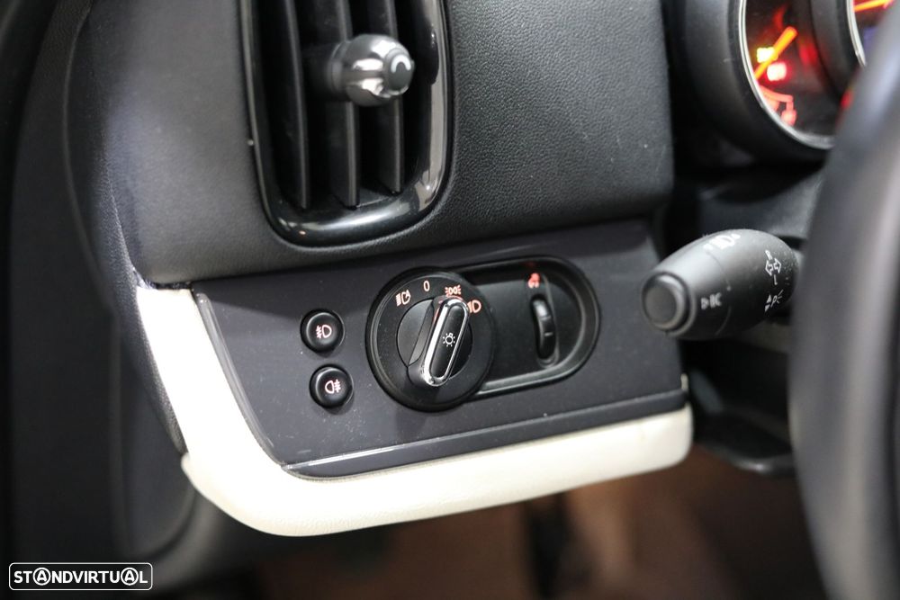 MINI Countryman One D - 19
