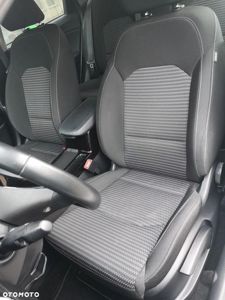 Kia Ceed 1.6 GDI PHEV Business Line DCT - 24