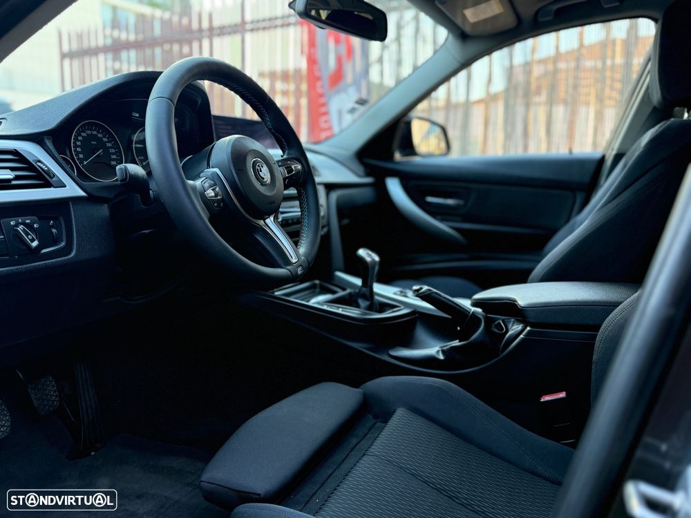 BMW 318 d Blue Performance Sport Line - 23