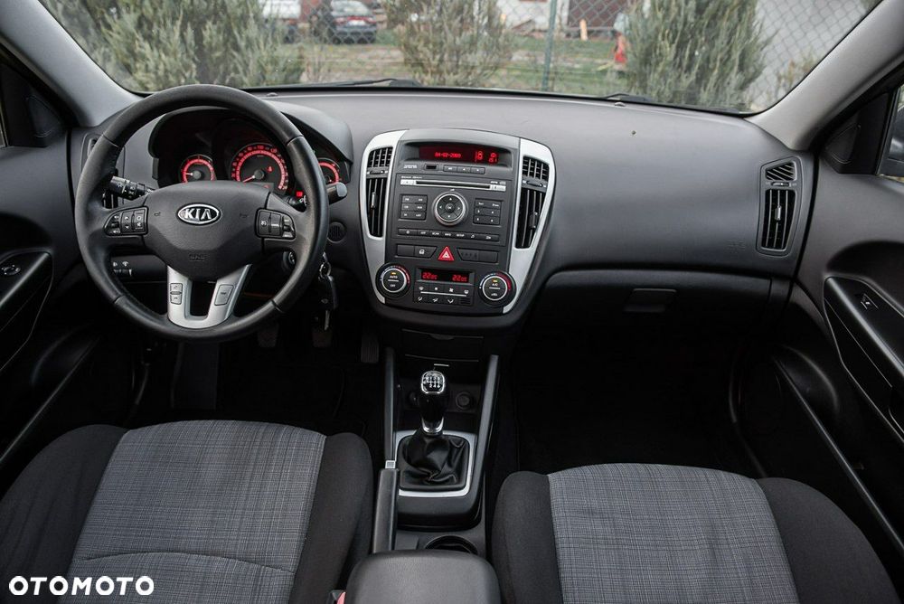 Kia Ceed - 23