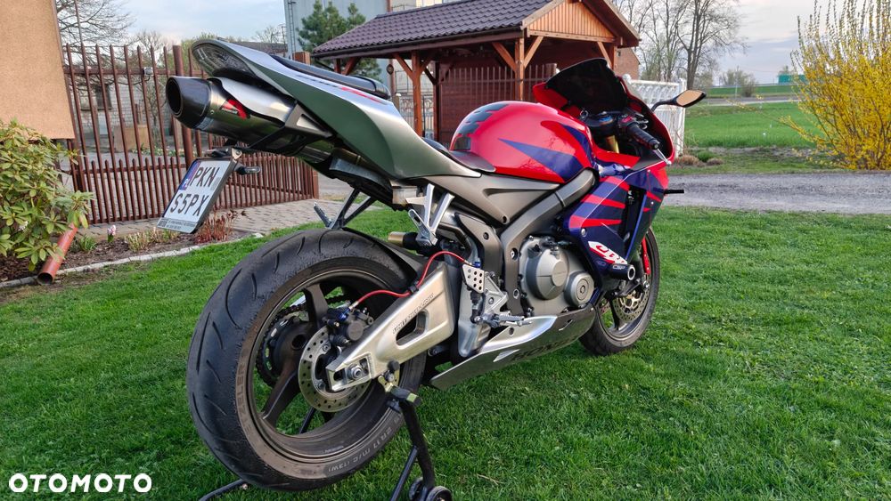Honda CBR - 3
