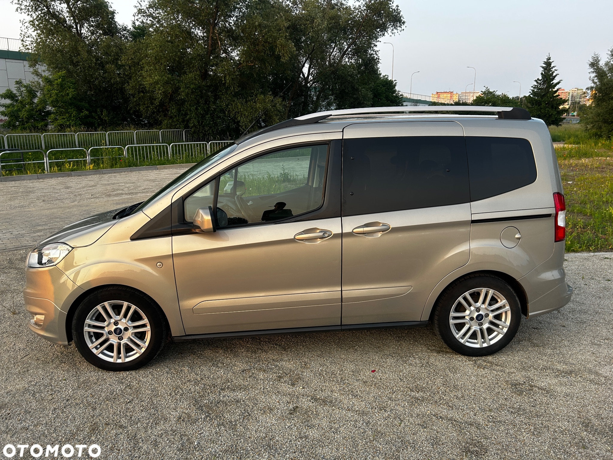Ford Tourneo Courier 1.5 TDCi Trend - 3