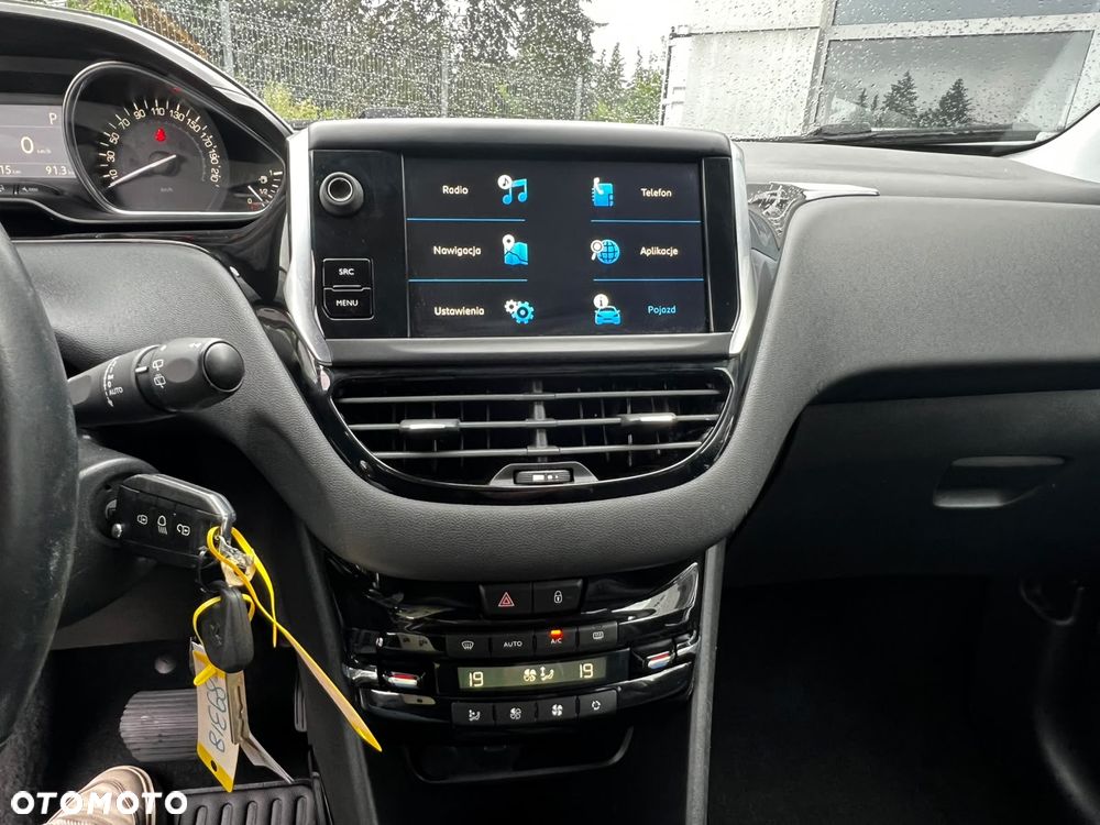 Peugeot 2008 - 9