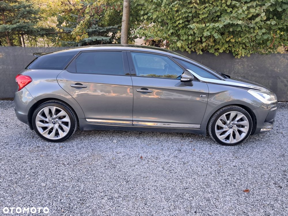Citroën DS5 2.0 HDi Hybrid4 SoChic MCP - 2