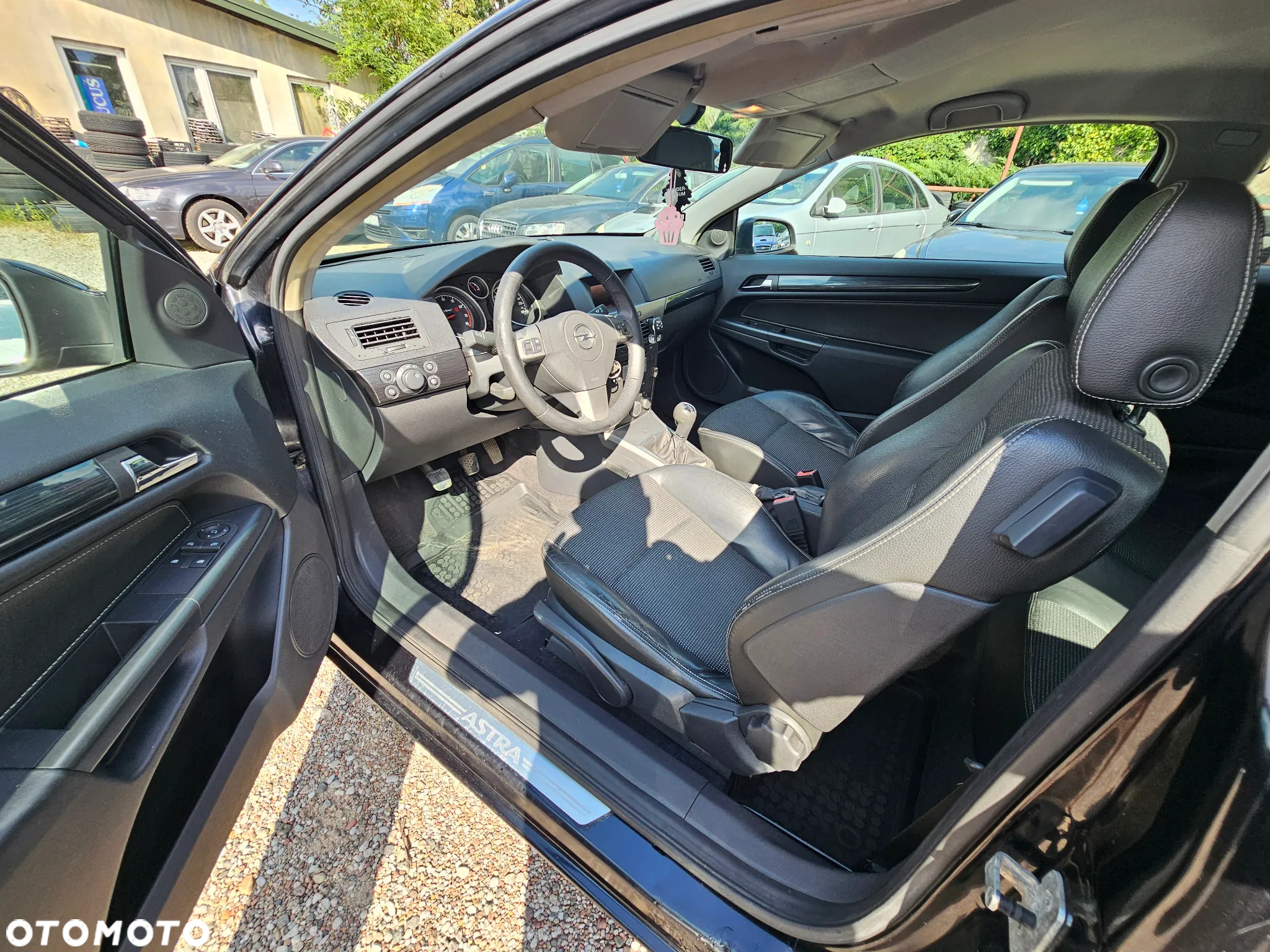 Opel Astra III GTC 1.6 Cosmo - 8