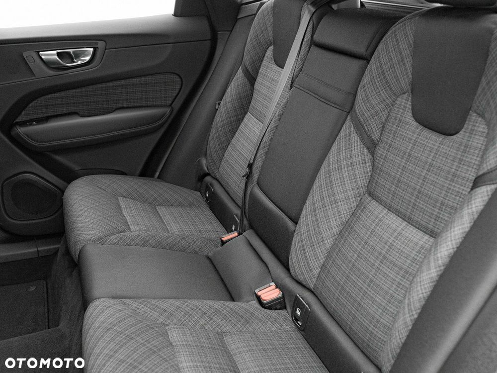 Volvo XC 60 B4 D Core - 27