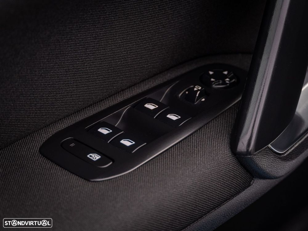 Peugeot 308 1.6 e-HDi Active - 8