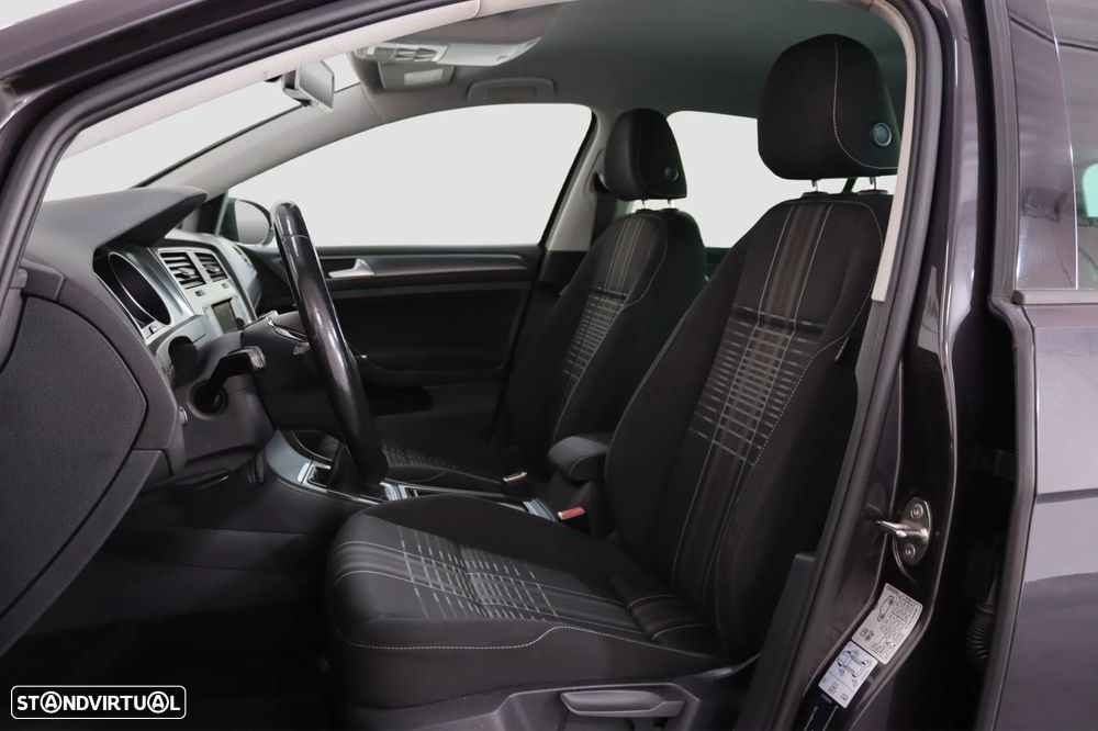 VW Golf 1.6 TDI 4Motion BlueMotion Lounge - 4