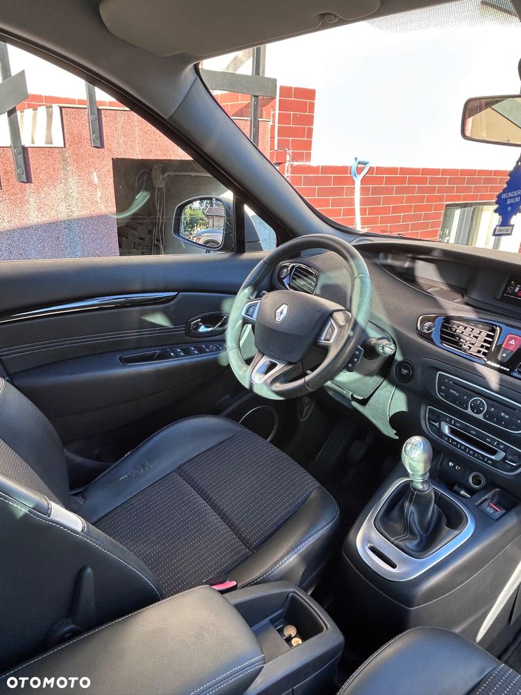 Renault Scenic 1.6 16V 110 Authentique - 11