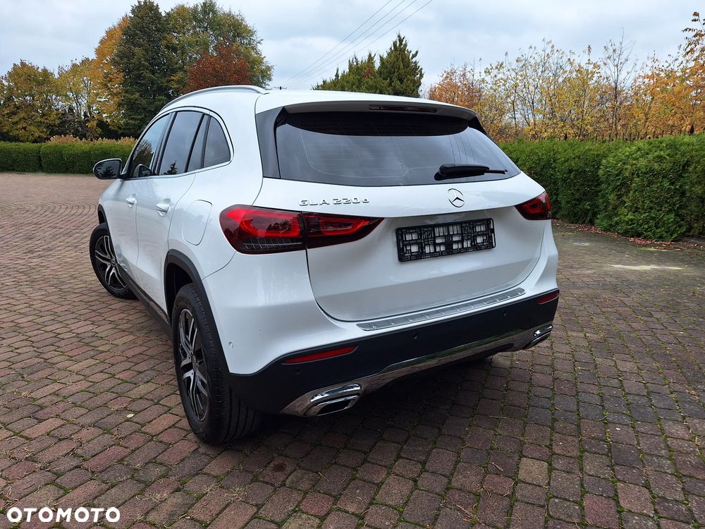 Mercedes-Benz GLA 220 d 8G-DCT AMG Line - 5