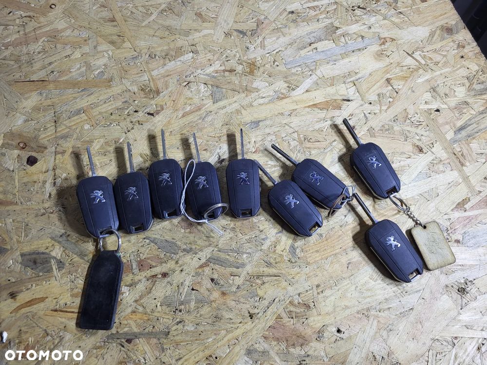 Kluczyk klucz pilot Peugeot 208 2008 3008 5008 308 - 1
