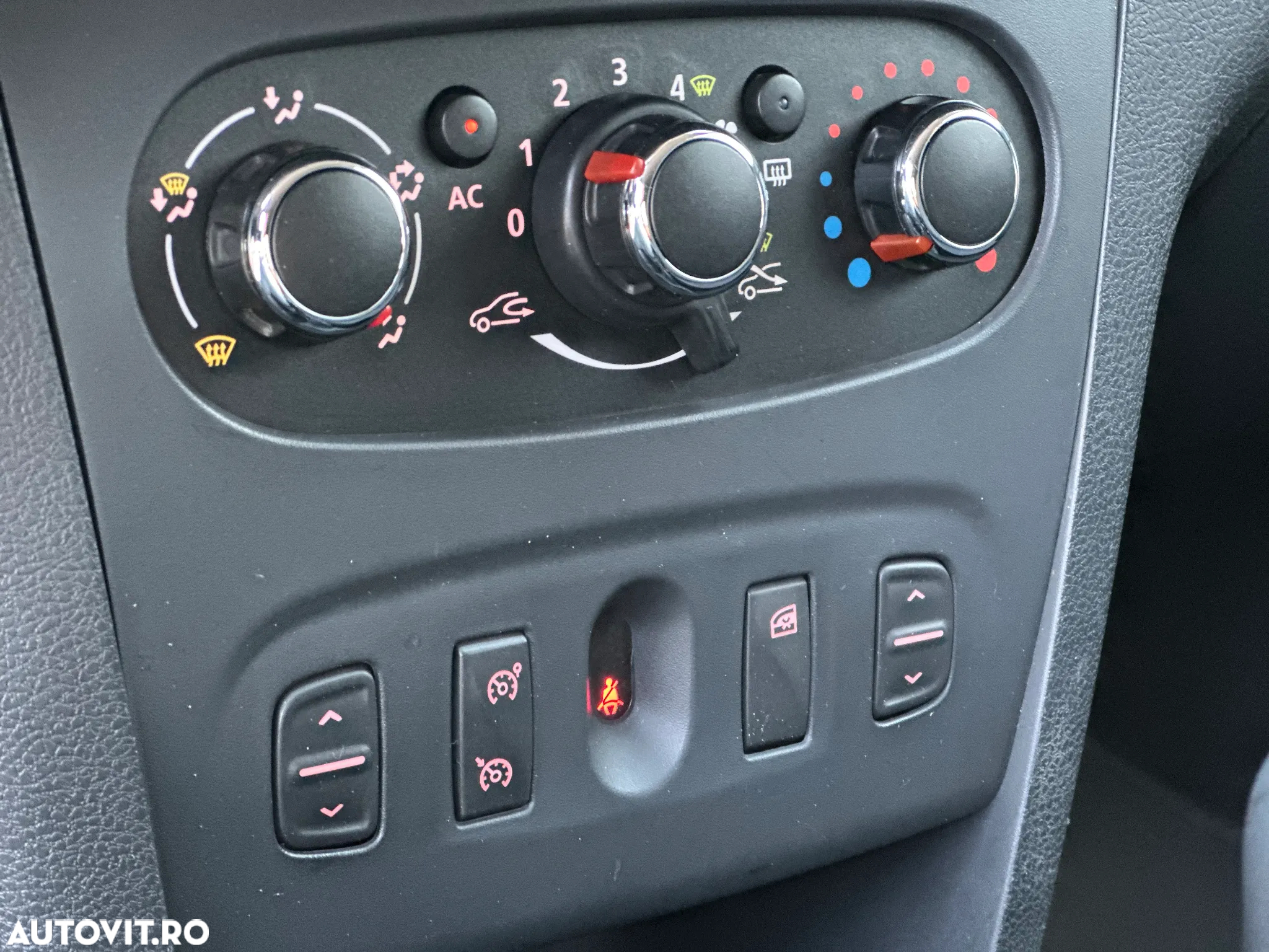 Dacia Logan MCV 0.9 TCe 90 CP Prestige - 15