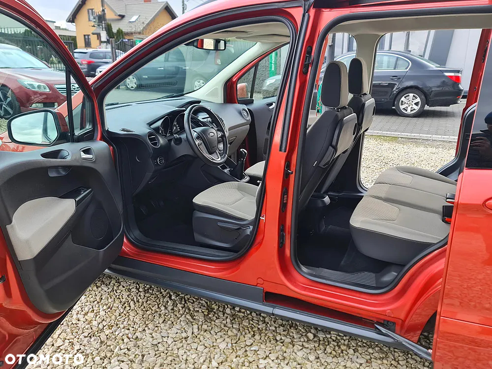 Ford Tourneo Courier 1.5 TDCi S&S Titanium - 12