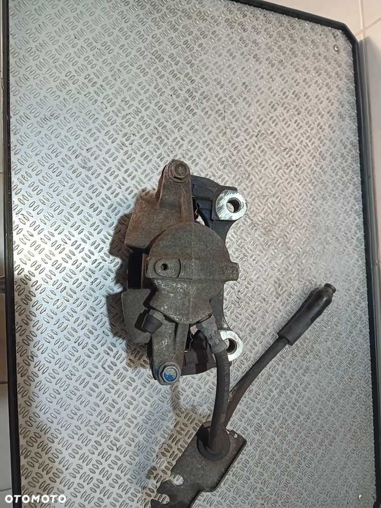 zacisk hamulcowy lewy tył Fiat Ducato III 2021 Y04075A - 4