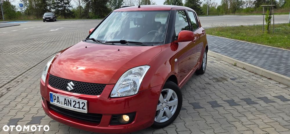 Suzuki Swift 1.3 Limited 25 - 1