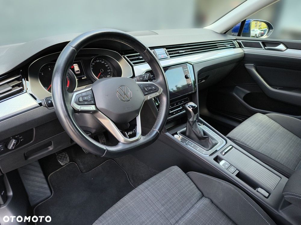 Volkswagen Passat - 20