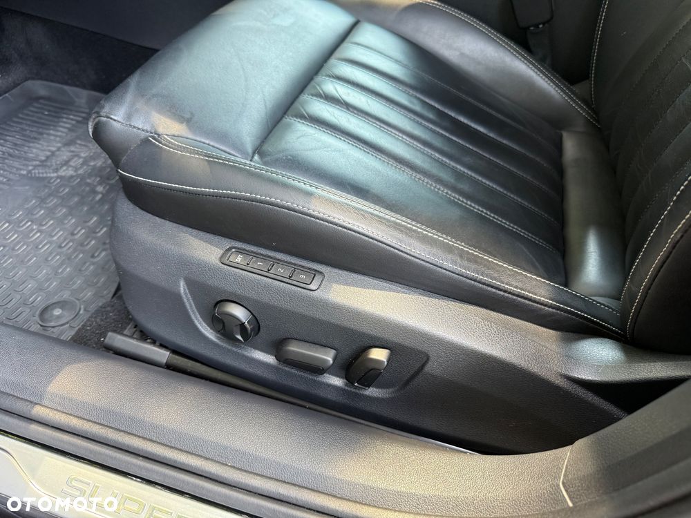 Skoda Superb 2.0 TDI SCR 4x4 Style DSG - 27