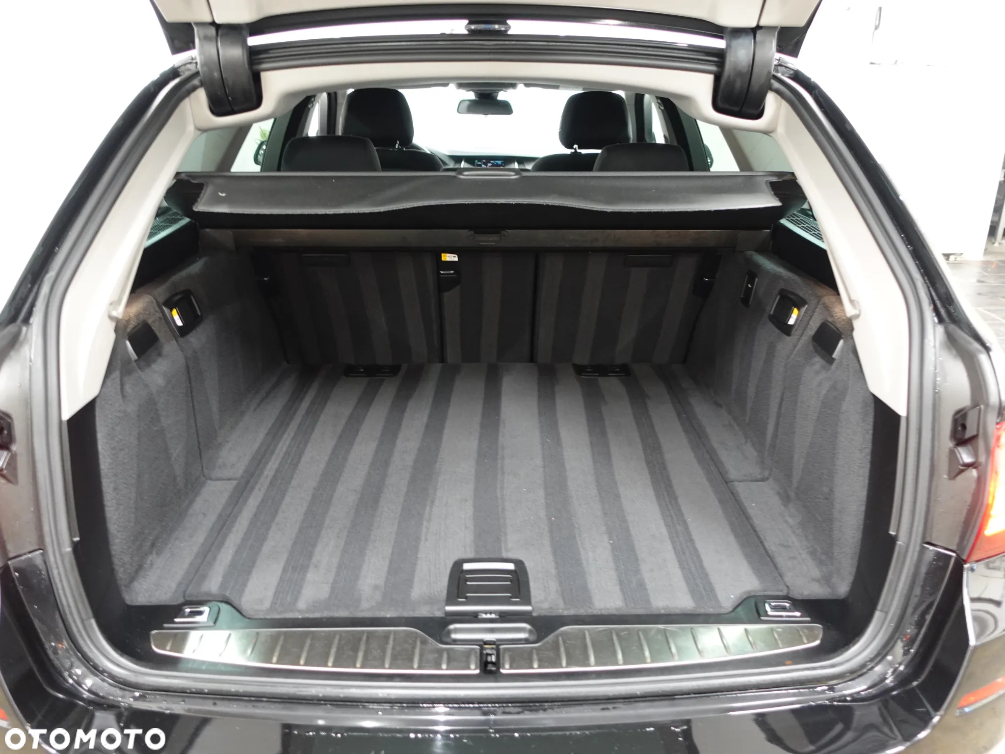 BMW Seria 5 520d xDrive Touring - 26