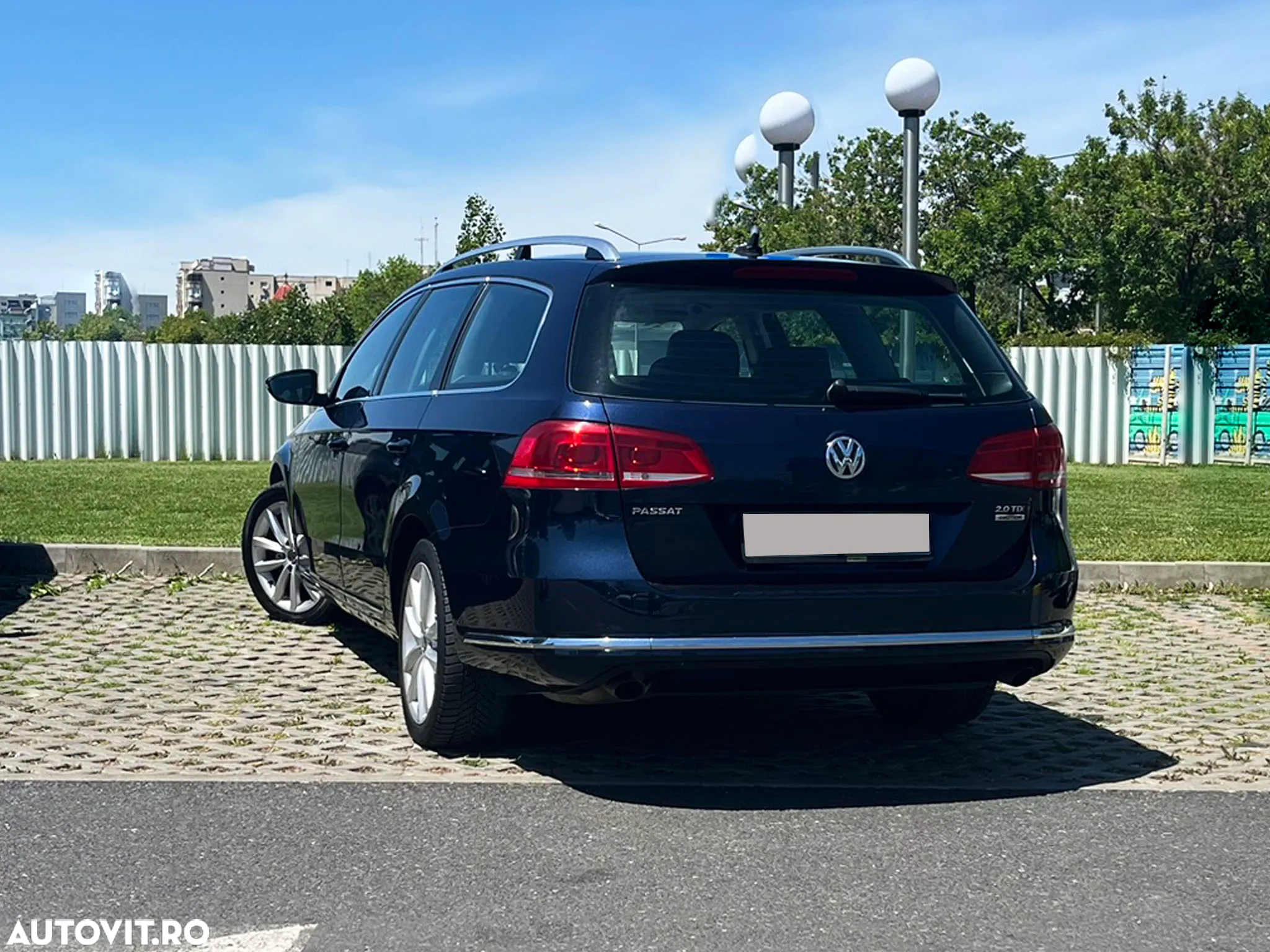 Volkswagen Passat Variant 2.0 TDI 4Motion BlueMotion Technology Highline DSG - 3