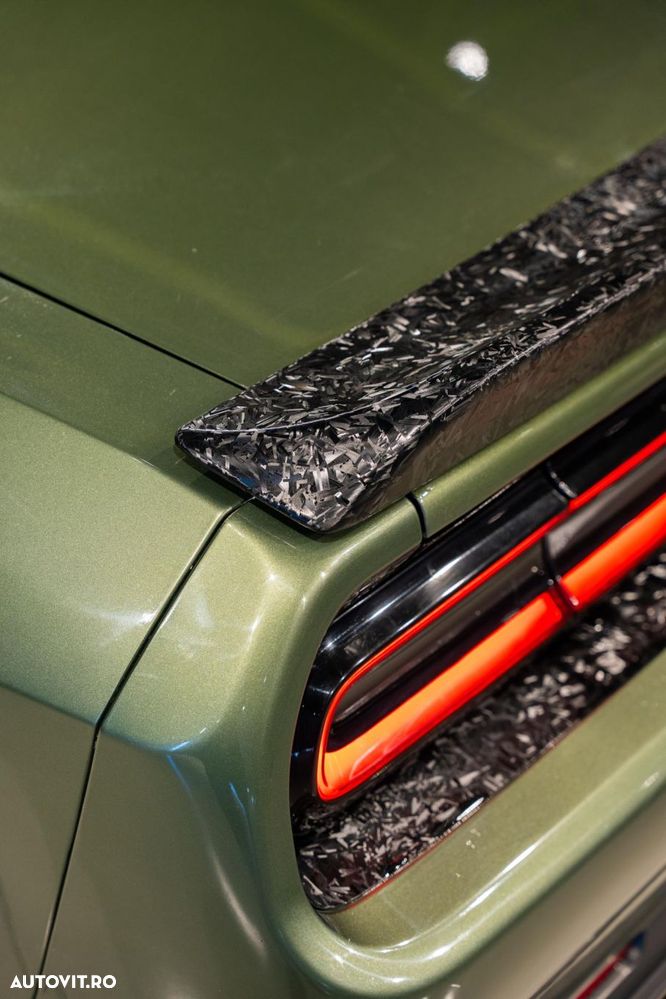 Dodge Challenger - 28