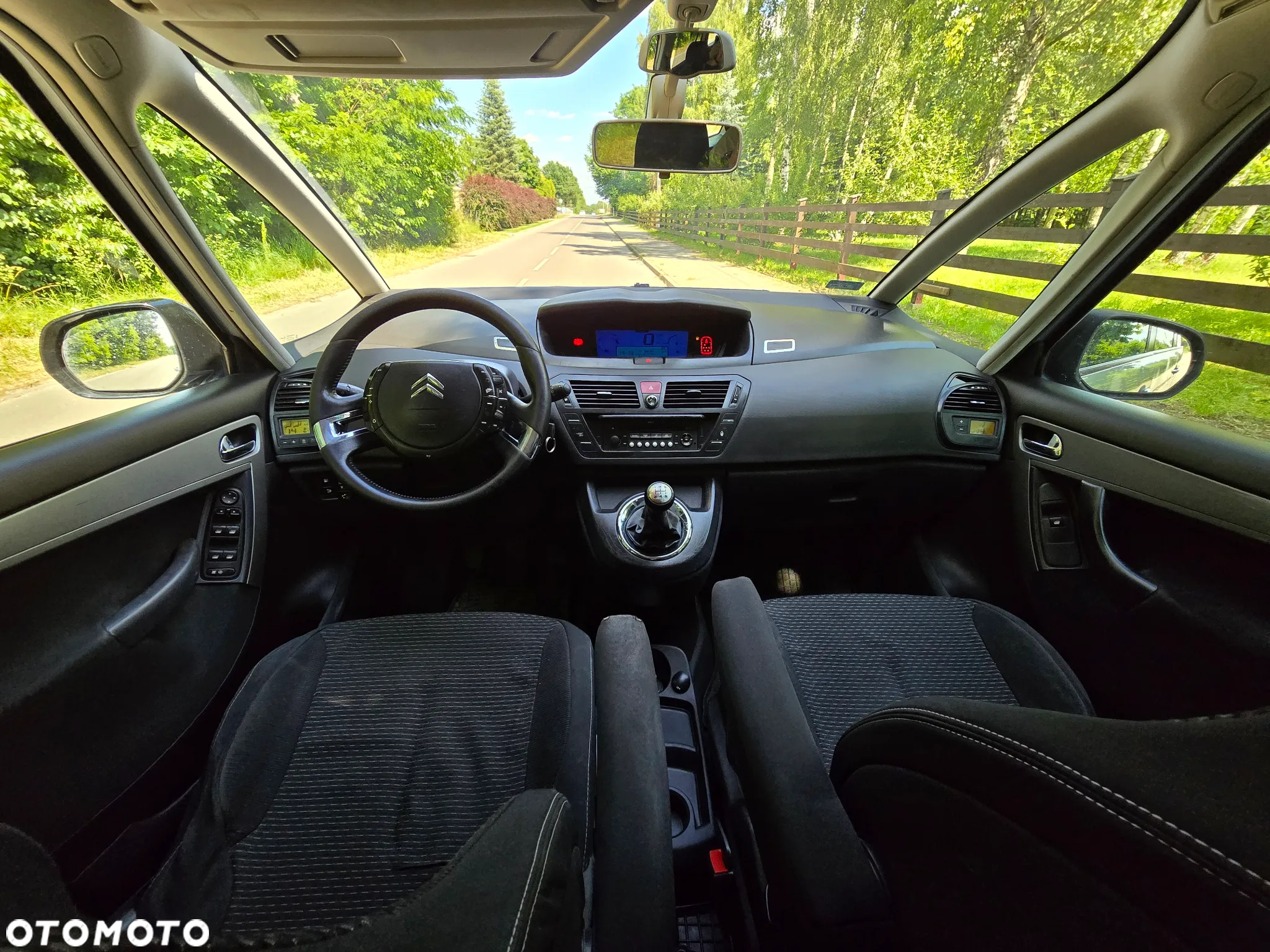 Citroën C4 Grand Picasso 1.8 16V Confort - 8