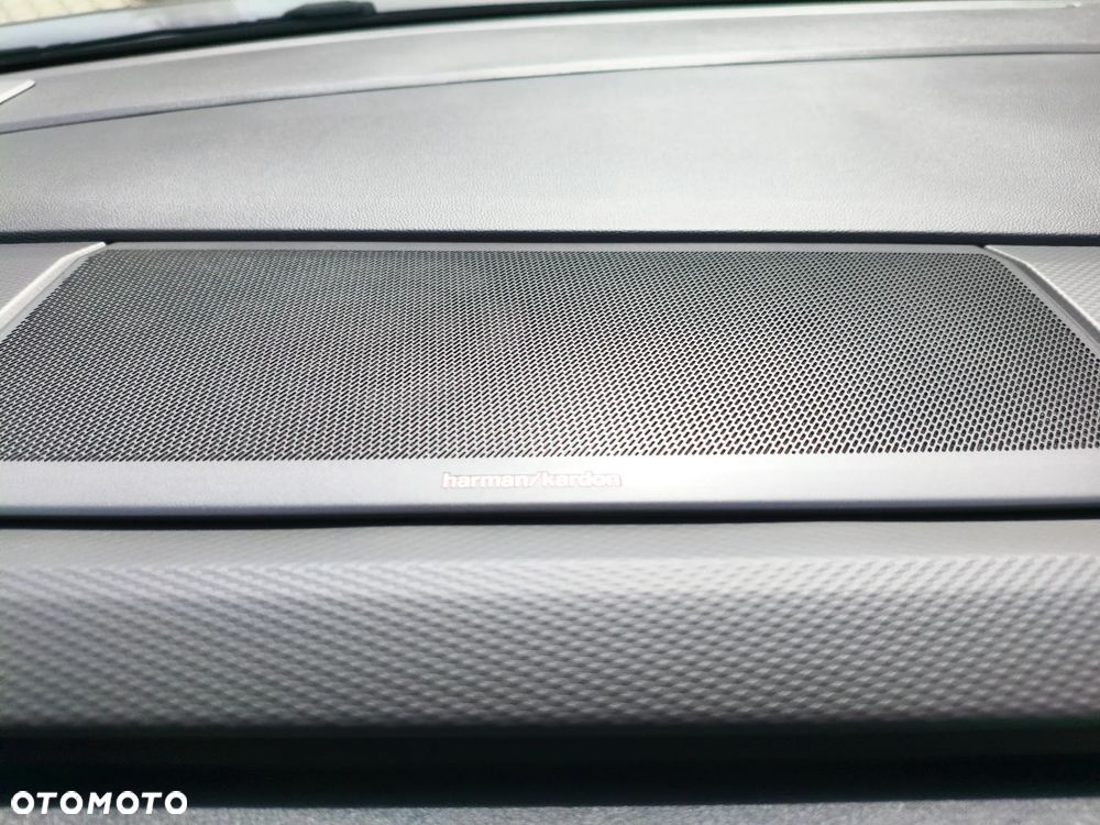 Volkswagen Multivan 2.0 TSI L2 Style DSG - 17