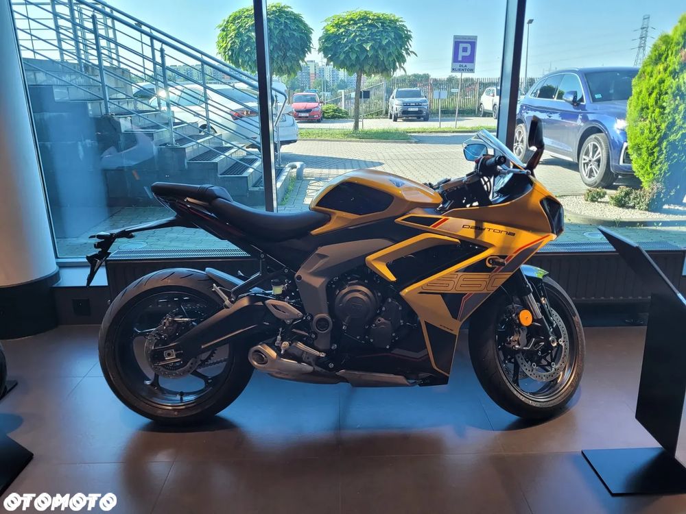 Triumph Daytona - 6