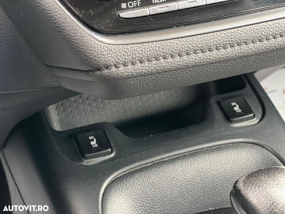 Toyota Corolla Sedan 1.5 TNGA CVT Business - 19