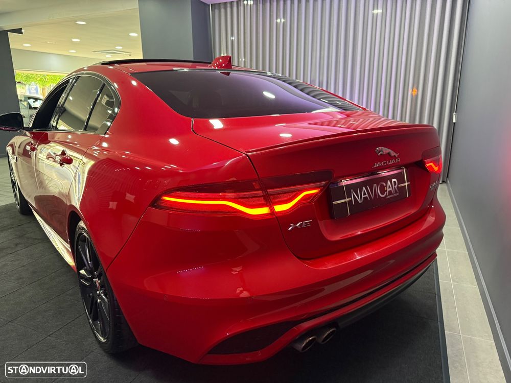 Jaguar XE D180 Aut. R-Dynamic S — fotografia 7