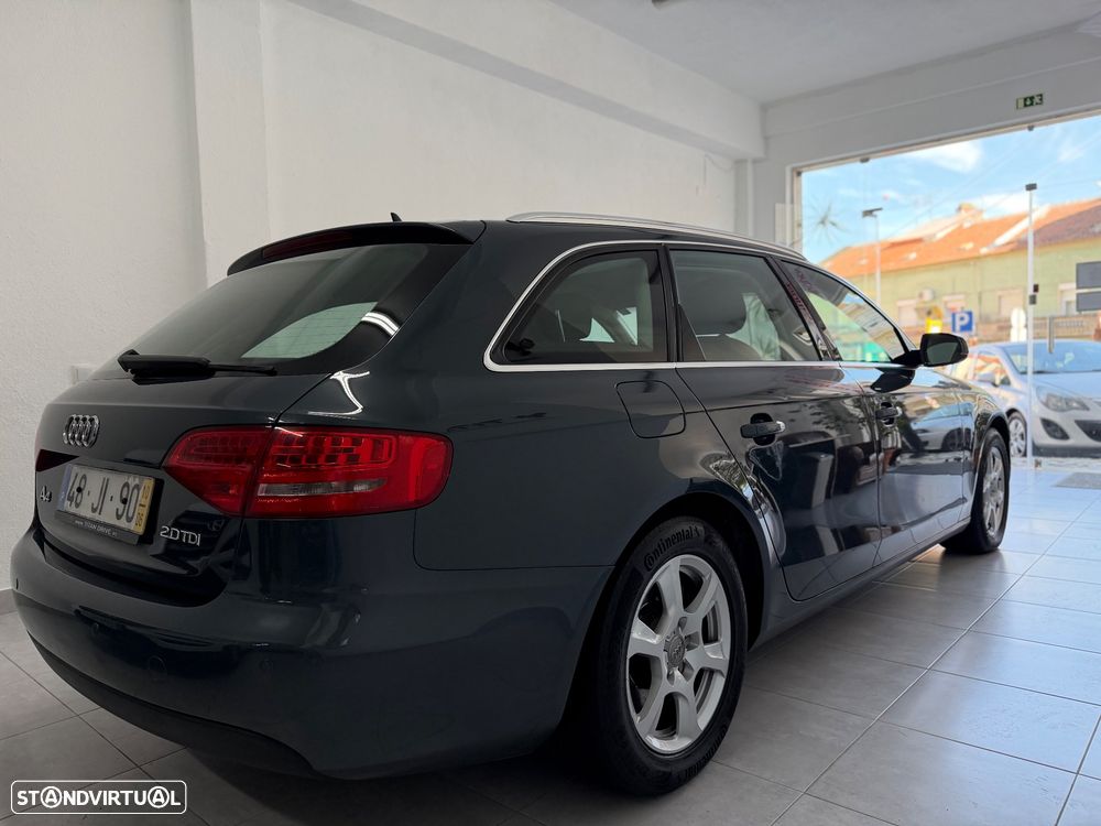Audi A4 Avant 2.0 TDI Advance - 6
