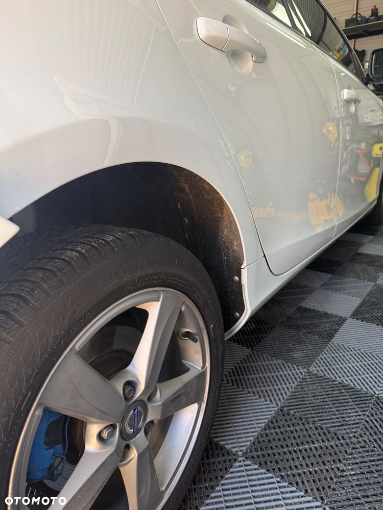 Volvo V40 D3 Momentum - 8