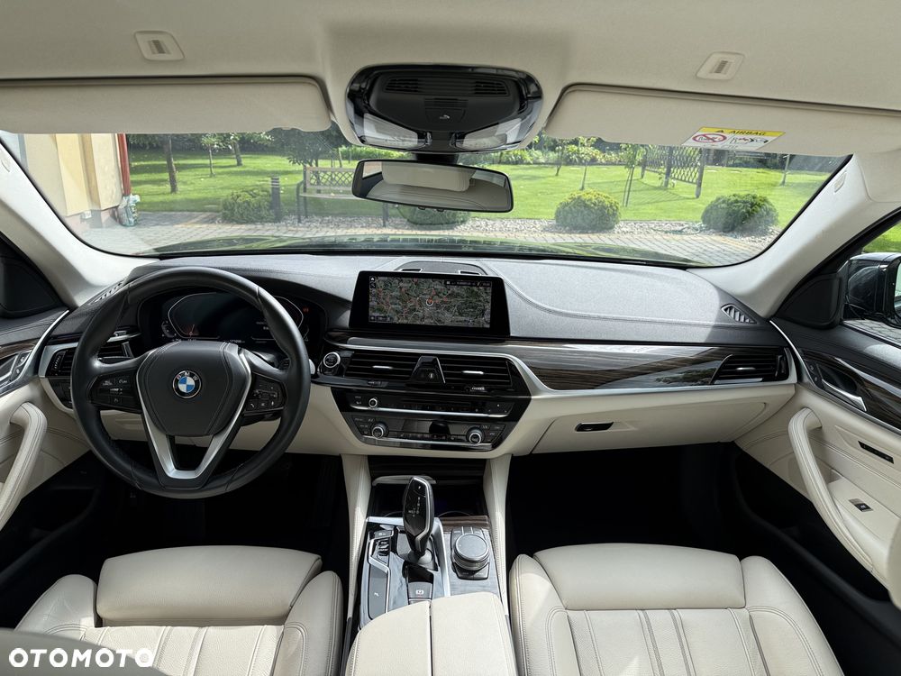 BMW Seria 5 520i Luxury Line - 14